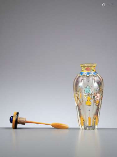 AN EXCEPTIONAL ‘ANBAXIAN’ SNUFF BOTTLE, QIANLONG MARK AND PERIOD
