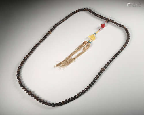 Chinese Chenxiang Wood Court Beads Necklace