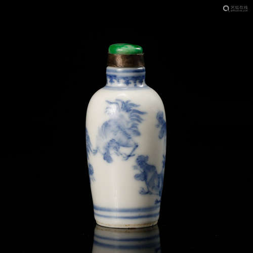 Chinese Blue White Snuff Bottle