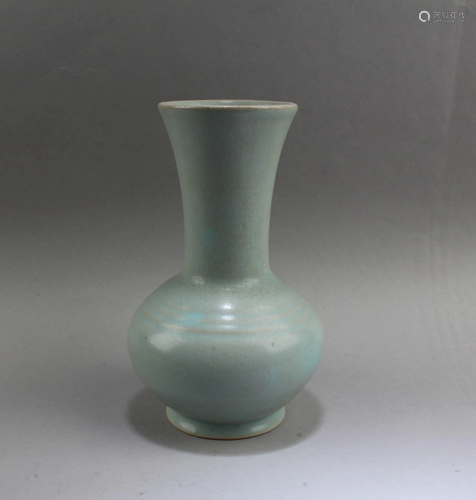 Chinese Ruyao Vase