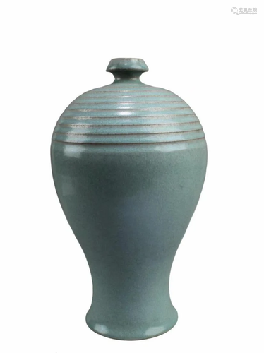 Chinese Ruyao Vase