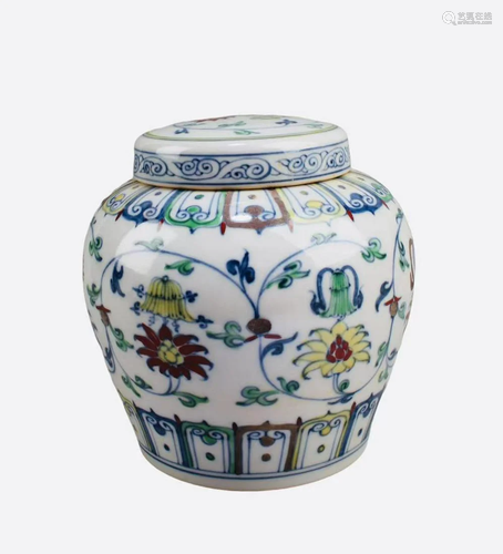 Chinese Porcelain Tea Leaves Container