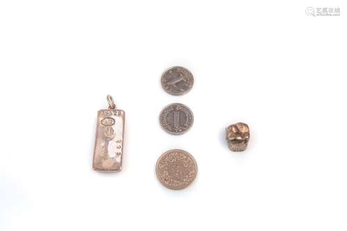银质拍品包括一锭垂饰、一张借条、2枚1法郎和5分的硬币。总重量：22.51克