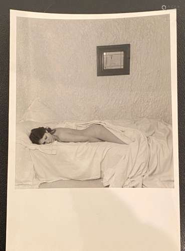 让-路易-米歇尔（1926-2006）。裸体女人。约1970-80年。银色印刷。背面有作者的印章。格式 18.4 x 12.3 厘米。