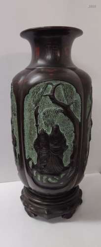 1900年前后的日本重要的青铜花瓶，装饰有智者的墨盒。H.：50厘米