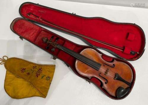 法国4/4小提琴，19世纪下半叶，Mirecourt制造，带标签。