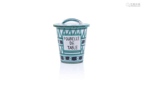 罗伯特-皮科尔特（1919-2000）陶瓷餐桌垃圾桶，灰白色背景上有绿色和蓝色的几何装饰。签字：H.：15厘米；
