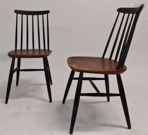 Ilmari TAPIOVARA(1914-1999)4椅套木质和黑色木质座椅失踪。85 x 42 x 41厘米