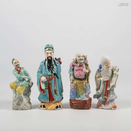 由4个中国人组成的收藏品，由瓷器组成。