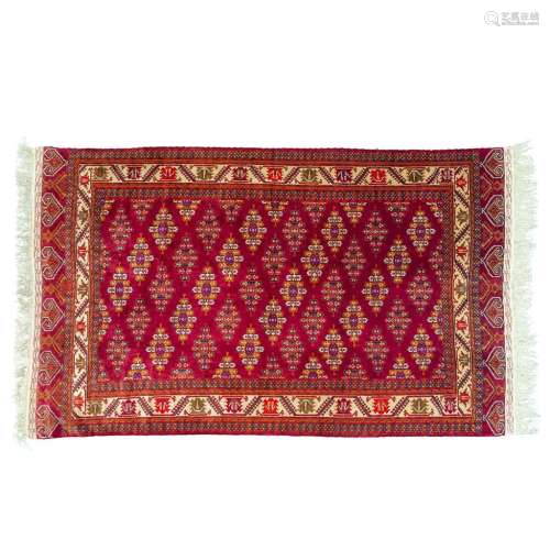 Een Oosters, handgeknoopt tapijt, Yamoud.331 x 213