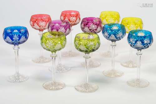 瓦尔-圣-兰伯特收藏了11件玻璃制品。