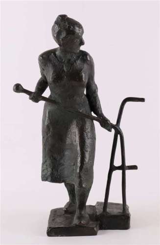 Kiewiet, Lammert Jan (Bert) (阿姆斯特丹 1918 - 2008 Mantinge) 一件棕色斑纹铜雕