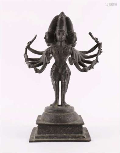 青铜湿婆，印度20世纪，高30厘米。
