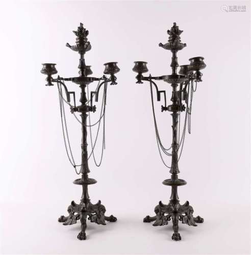 一对19世纪的棕色斑纹四灯立柱烛台，高48.5厘米，总重量为1.5吨。2x.