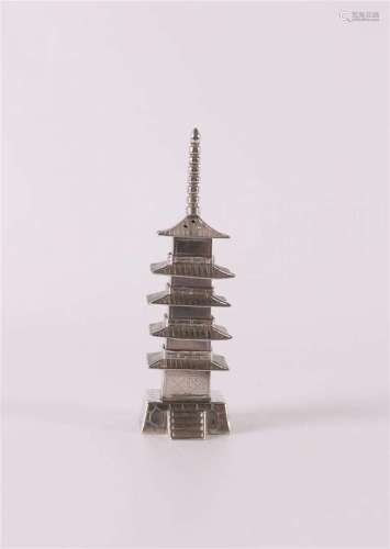 一级925/1000银的日本秋保铸器，呈宝塔寺的形状。