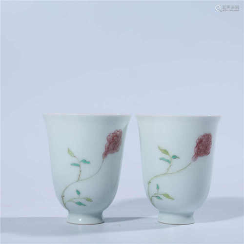 A pair of pink flower cup in Kangxi of Qing Dynasty