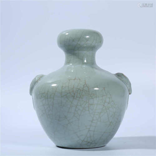 Qing Dynasty Yongzheng imitation Ge glaze double ear bottle