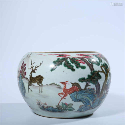 Qianlong powder colored deer pattern bowl in Qing Dynasty