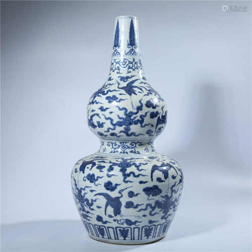 Blue and white gourd bottle with flower and bird pattern in Ming Dynasty