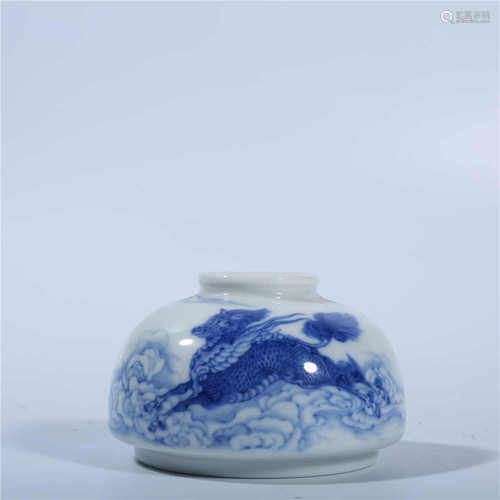 Qing Dynasty Yongzheng blue and white animal shaped bottle