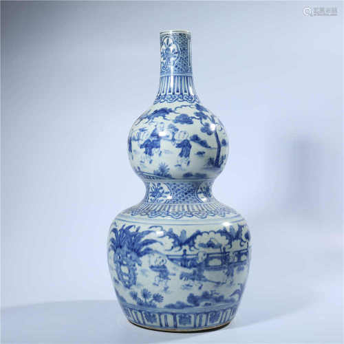 Blue and white baby play gourd bottle in Ming Dynasty