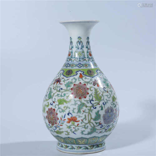 Qing Dynasty Qianlong pastel lotus pattern jade pot spring bottle