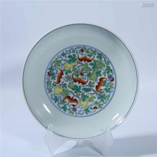 Qing Dynasty Yongzheng pastel lotus pattern plate