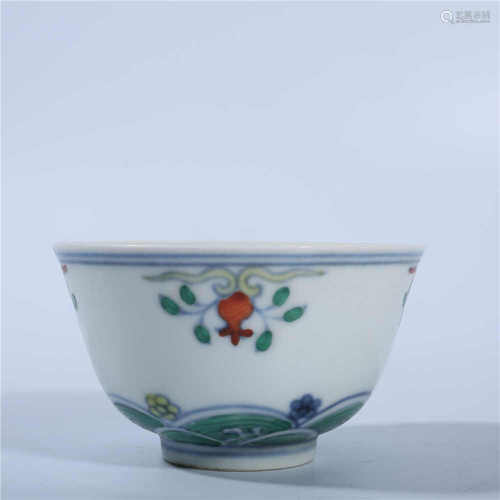 Chenghua famille rose cup in Ming Dynasty