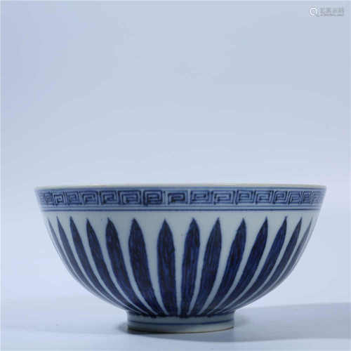 Xuande blue and white bowl in Ming Dynasty