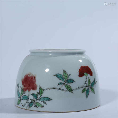 Qing Dynasty Kangxi powder color flower design pot