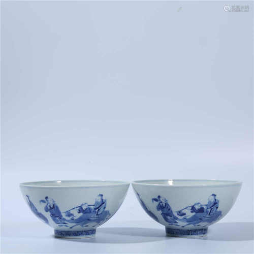 A pair of bowls with blue and white characters of Qianlong in Qing Dynasty