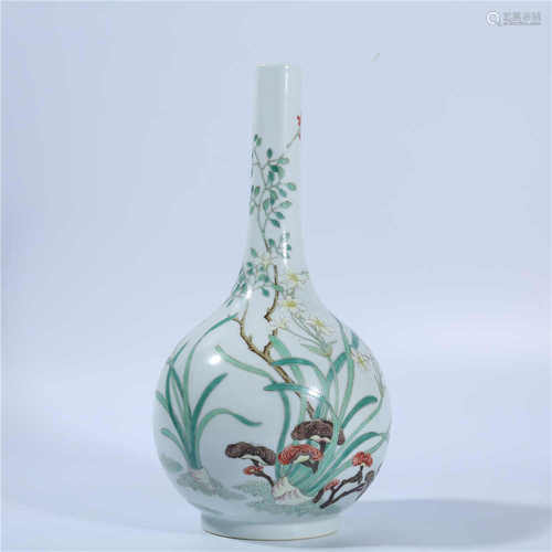 Qing Dynasty Yongzheng pastel bottle