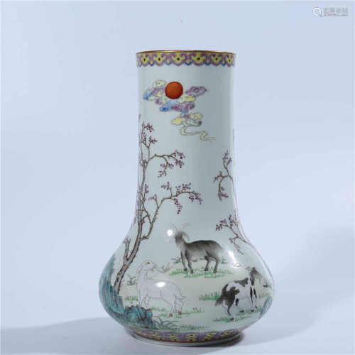 Qing Dynasty Qianlong pastel bottle