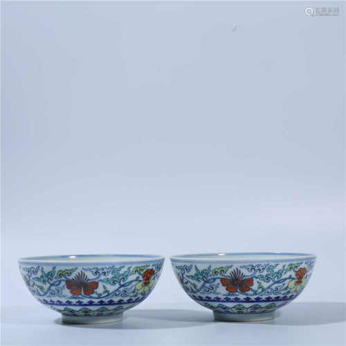 A pair of lotus shaped bowls with twigs in Yongzheng in Qing Dynasty