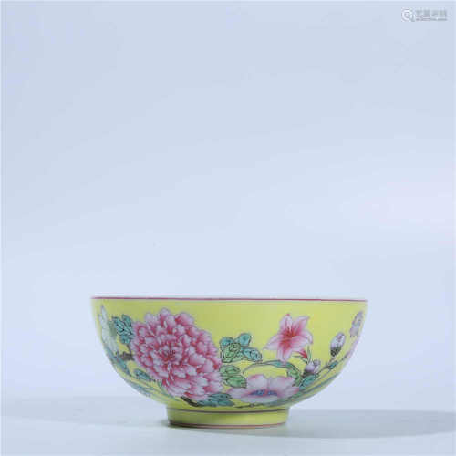 Qing Dynasty Yongzheng famille rose flower bowl