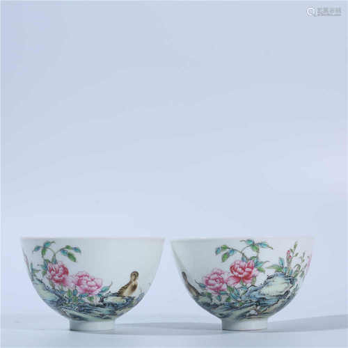 A pair of painted flower bowls in Yongzheng of Qing Dynasty