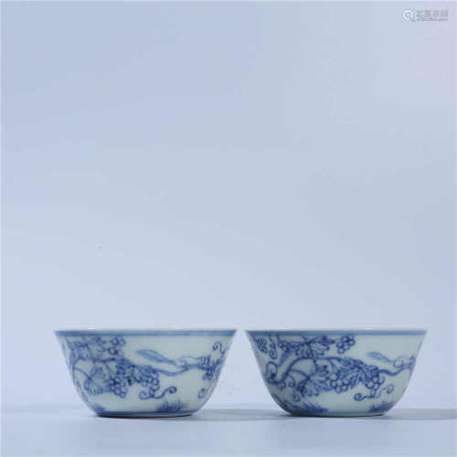 A pair of blue and white cups in Chenghua of Ming Dynasty
