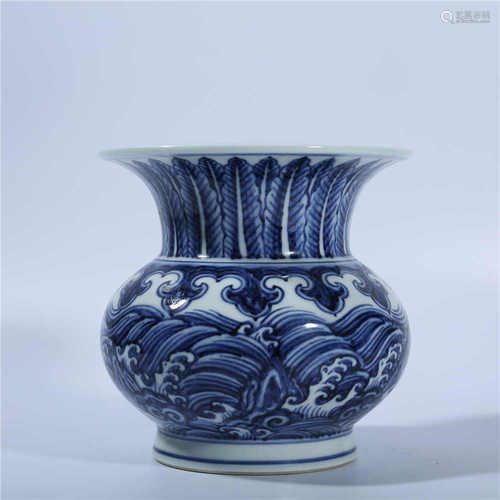 Blue and white sea pattern slag bucket in Ming Dynasty