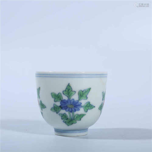 Chenghua famille rose cup in Ming Dynasty