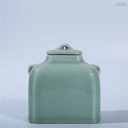 Qing Dynasty Yongzheng Douqing glazed jar