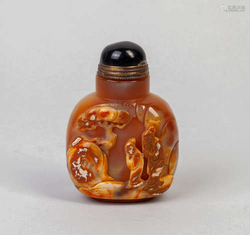 Chinese Carved Cameo Agate Snuff Bottle