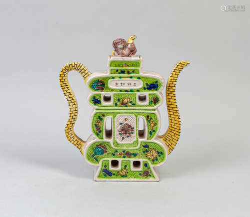 Chinese Export Famille Rose Porcelain Pot