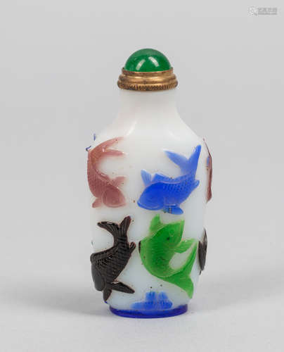 Chinese Overlay Glass Snuff Bottle