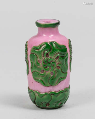 Chinese Old Overlay Glass Snuff Bottle