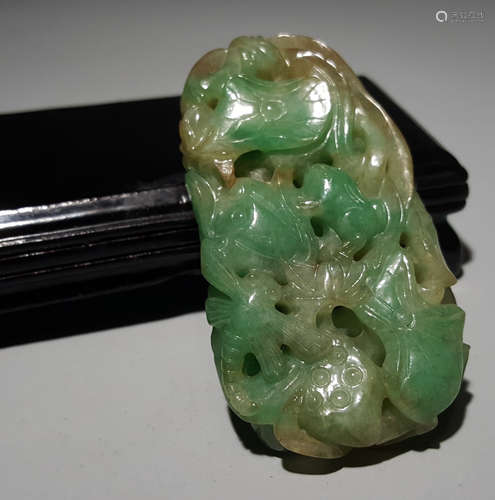 JADEITE CARVED LOTUS PATTERN PENDANT