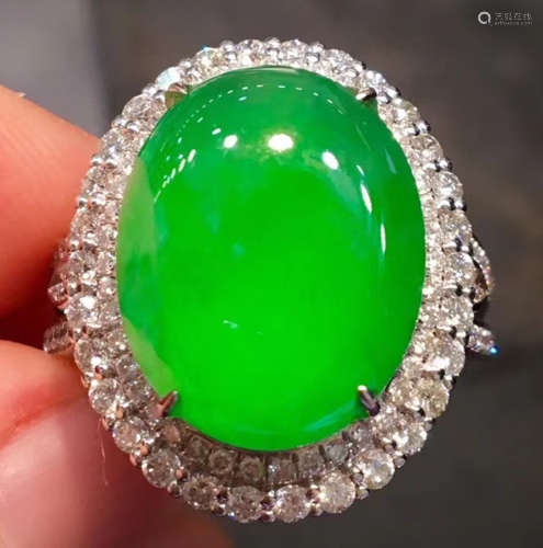 ICY GREEN JADEITE RING WITH 18K GOLD&DIAMOND