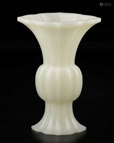 HETIAN JADE VASE