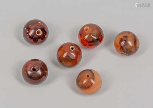 Set West Asian Cameo Agate Beads