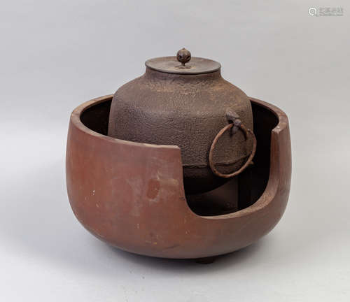 Large Japanese Old Iron Pit/Taisho Pot