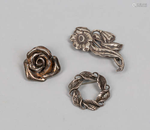 Groups Silver Flowers Brooches